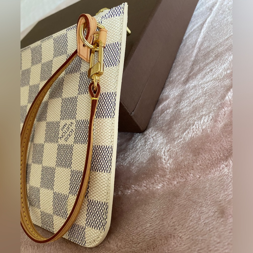 🆕 LOUIS VUITTON 🆕 AUTHENTIC ~ DAMIER AZUR ~ NEVERFULL POUCH ~ WRISTLET ~ LARGE - Picture 5 of 16
